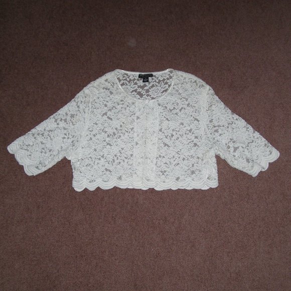 NEW size XL 12-14 White Lace Bolero by Connected Apparel Made in USA - Picture 1 of 8